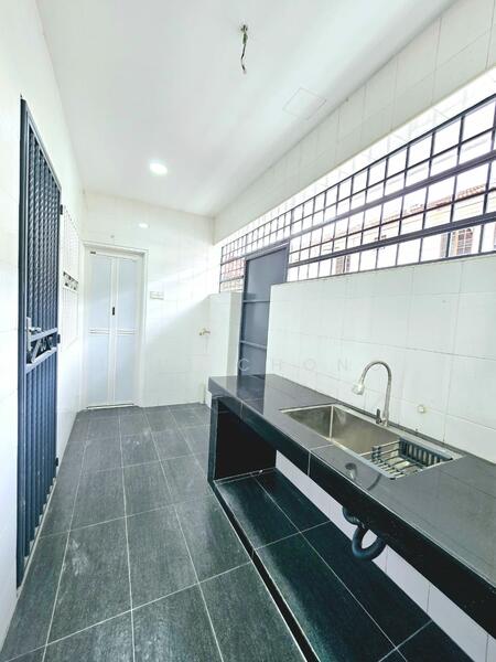 2-storey Terraced House for Sale in Bandar Baru Sri Klebang (Chemor) - Levi Chong - Kitchen - PropertyGuru.com.my