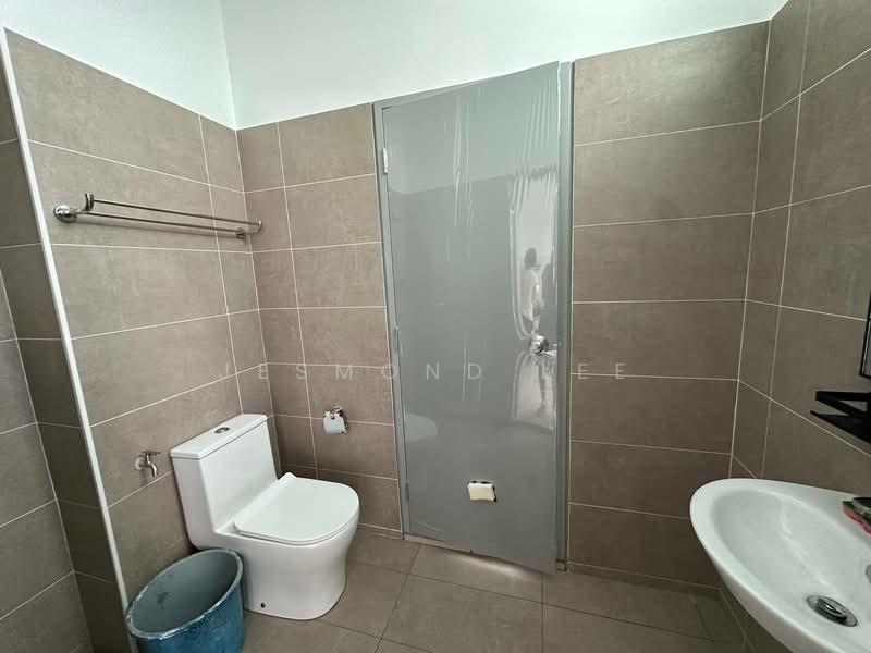 Rumah Teres 2 Tingkat untuk Disewa di Taman Molek (Johor Bahru) - Jesmond Lee - Bathroom - PropertyGuru.com.my