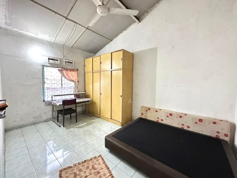 2-storey Terraced House for Sale in Taman Abad (Johor Bahru) - CS Tan - Bedroom - PropertyGuru.com.my