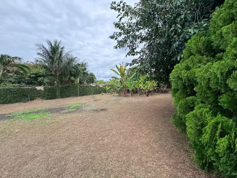 Bungalow for Sale in Klebang (Melaka) - BL Bong - Garden - PropertyGuru.com.my