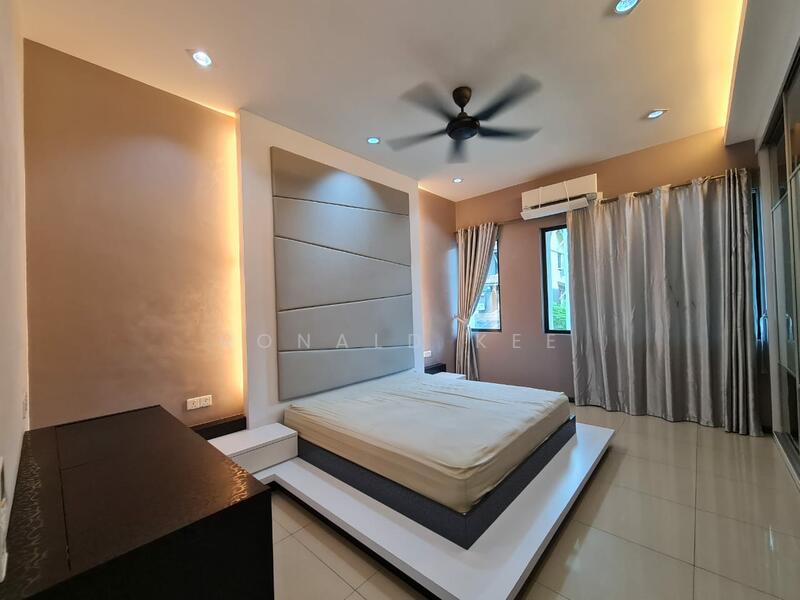 3-storey Terraced House for Sale in Bandar Bayan Bahru (Bayan Lepas) - Ronald Kee - Bedroom - PropertyGuru.com.my