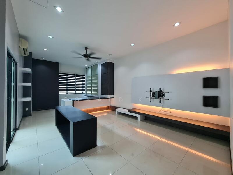 3-storey Terraced House for Sale in Bandar Bayan Bahru (Bayan Lepas) - Ronald Kee - Living Room - PropertyGuru.com.my