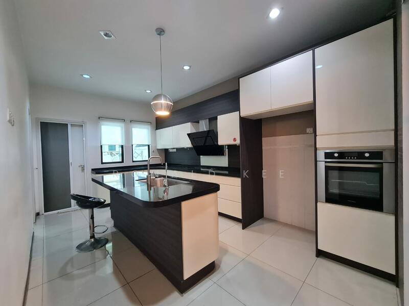 3-storey Terraced House for Sale in Bandar Bayan Bahru (Bayan Lepas) - Ronald Kee - Kitchen - PropertyGuru.com.my
