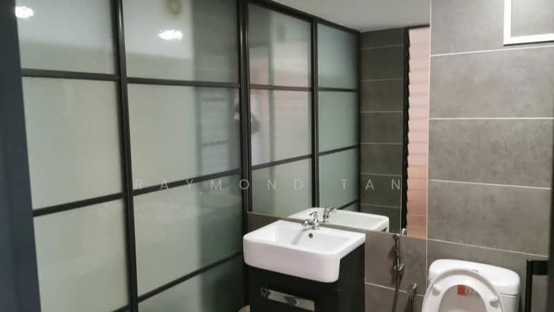 Kondominium untuk Disewa di Empire Damansara (Empire SOHO 2) - Raymond Tan - Bathroom - PropertyGuru.com.my