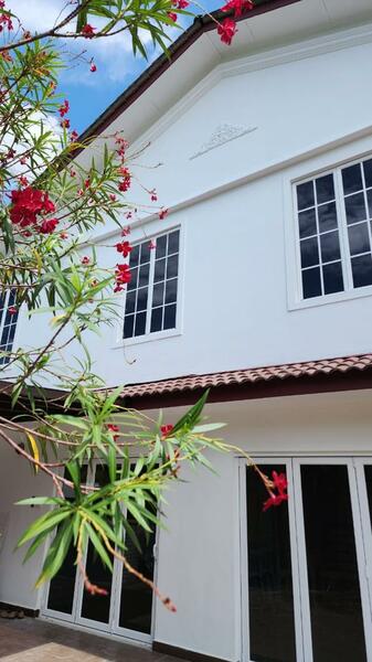 Elegant Greenery Home