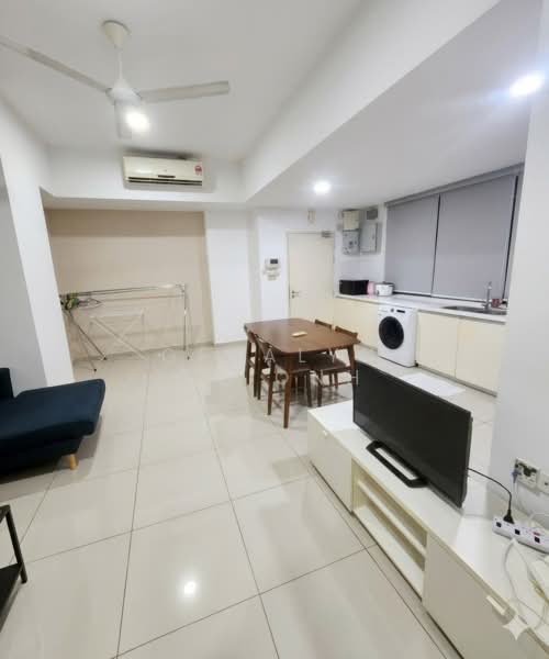 Kondominium untuk Dijual di Encorp Strand Residence - Geralyn Chionh - Living Room - PropertyGuru.com.my
