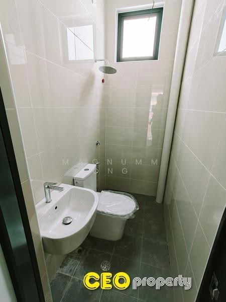 Shop / Office untuk Disewa di Kampung Relau (Bukit Jambul) - Magnumm Ong Theng Shen - Bathroom - PropertyGuru.com.my