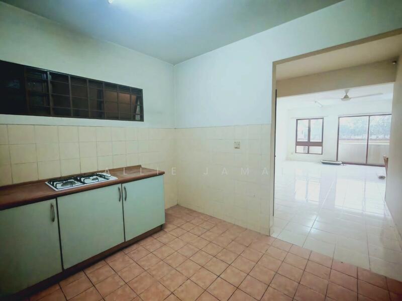 Condominium for Sale at Palm Spring @ Damansara - Allie Jamal - Kitchen - PropertyGuru.com.my