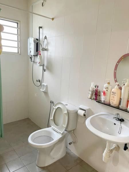 Semi-Detached House for Sale in Laman Residen (Jalan Ipoh) - Kiing TW - Bathroom - PropertyGuru.com.my
