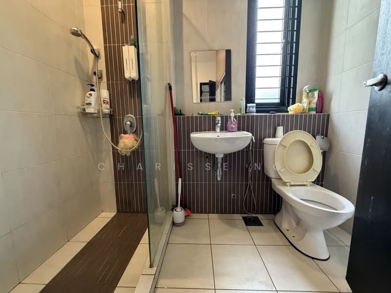 Semi-Detached House for Sale in Sungai Long (Bandar Sungai Long) - Charisse Ng - Bathroom - PropertyGuru.com.my