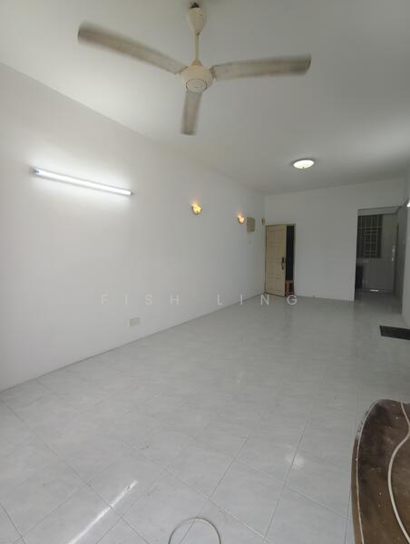Kondominium untuk Dijual di Eden Seaview Condominium - Fish Ling - Living Room - PropertyGuru.com.my