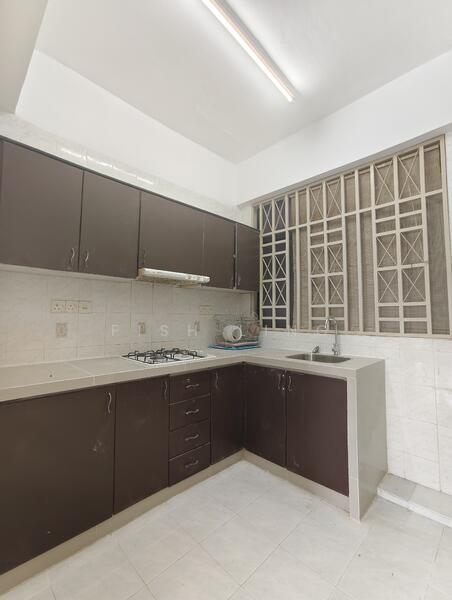 Kondominium untuk Dijual di Eden Seaview Condominium - Fish Ling - Kitchen - PropertyGuru.com.my