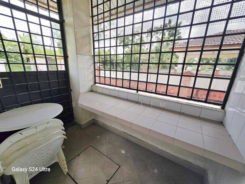 For Sale - Taman Molek