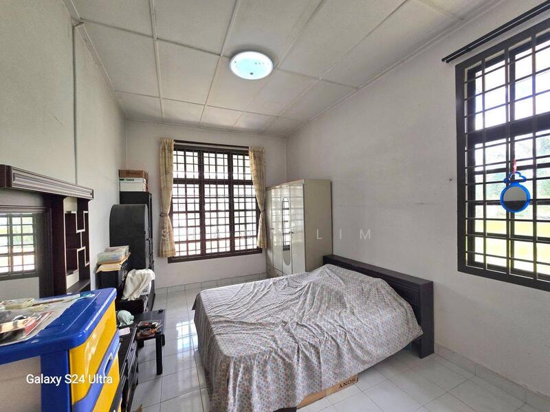 For Sale - Taman Molek