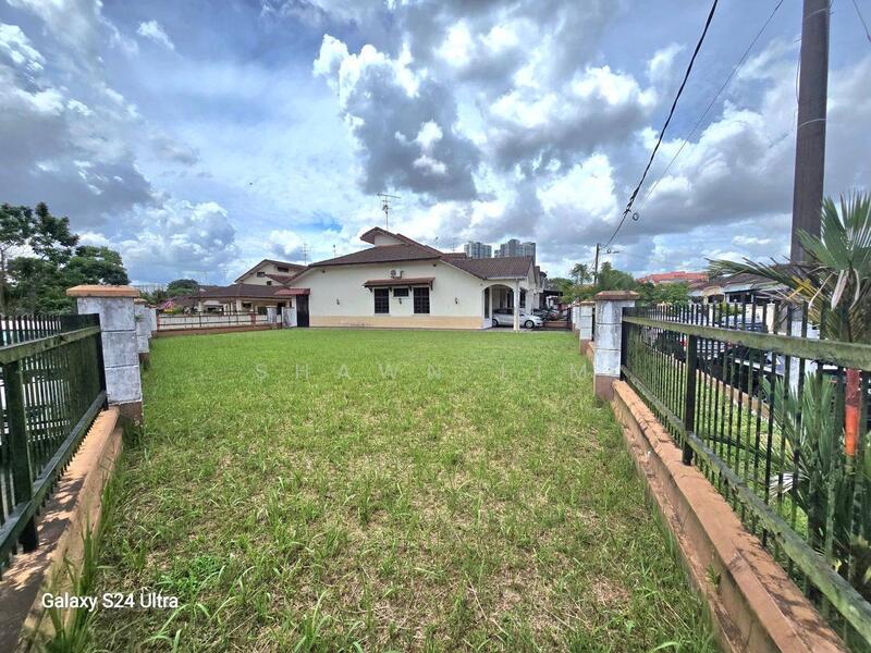 For Sale - Taman Molek