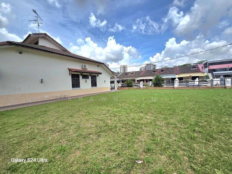 For Sale - Taman Molek