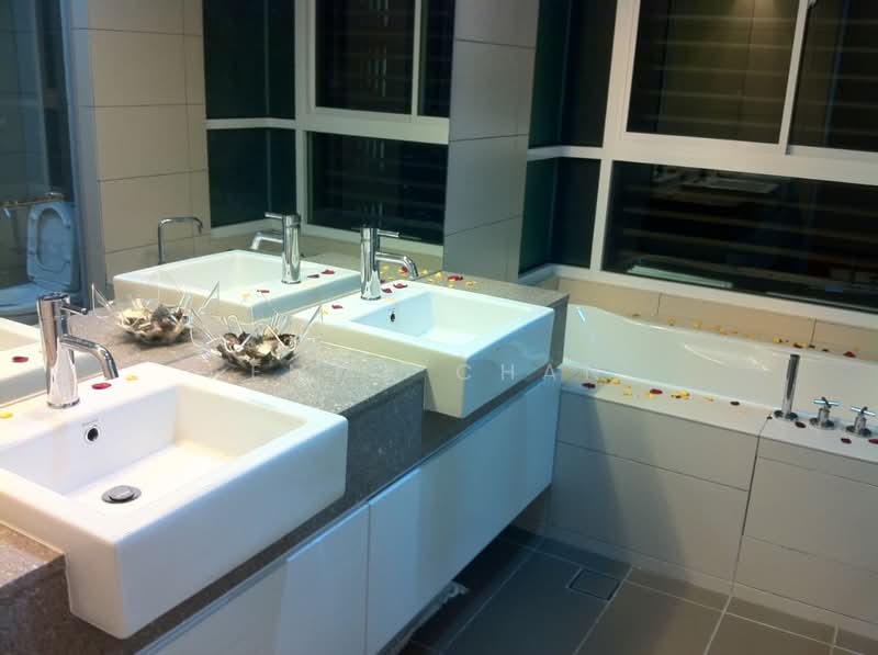 Kondominium untuk Disewa di Platino Condominium - Emma Chan - Bathroom - PropertyGuru.com.my