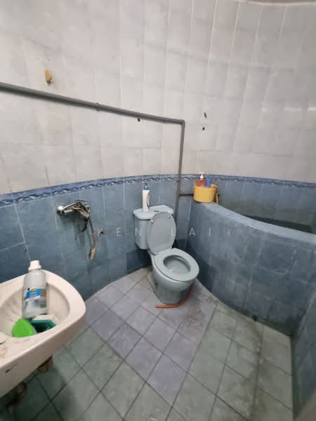 1-storey Terraced House for Sale in Kepong Baru (Kepong) - Ken Lai - Bathroom - PropertyGuru.com.my