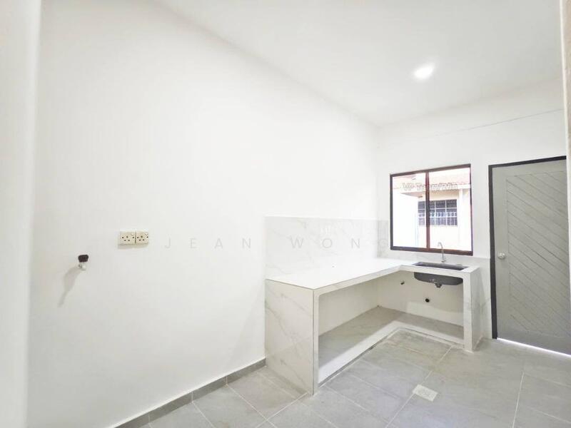 Untuk Dijual - Taman Molek