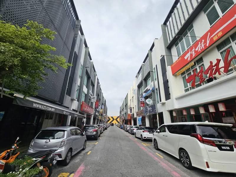 Kedai untuk Dijual di Bandar Baru Sri Petaling (Sri Petaling) - Lee Fen - Exterior - PropertyGuru.com.my