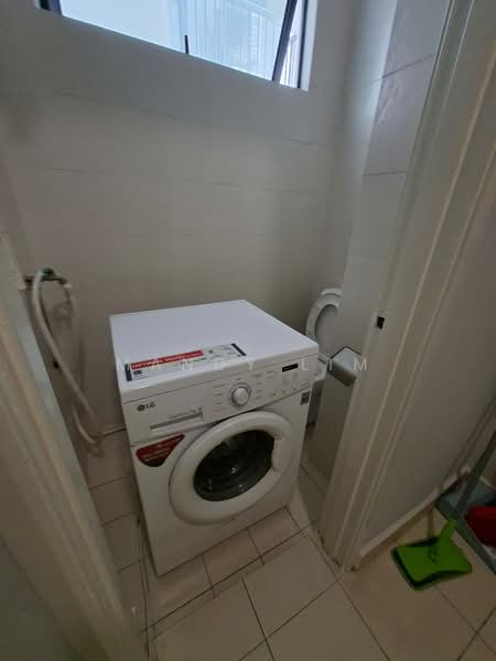 Kondominium untuk Disewa di Cristal Serin Residence - Mandy Lim - Bathroom - PropertyGuru.com.my