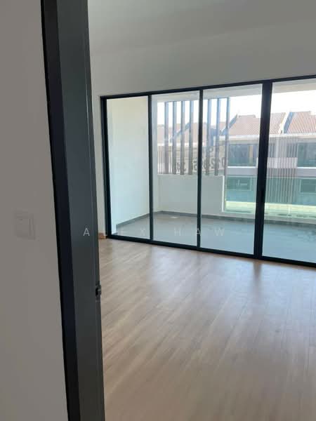 3-storey Terraced House for Sale in Selayang (Selangor) - Alex Haw - Balcony - PropertyGuru.com.my