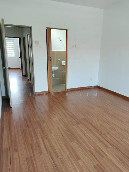 toilet master bedroom