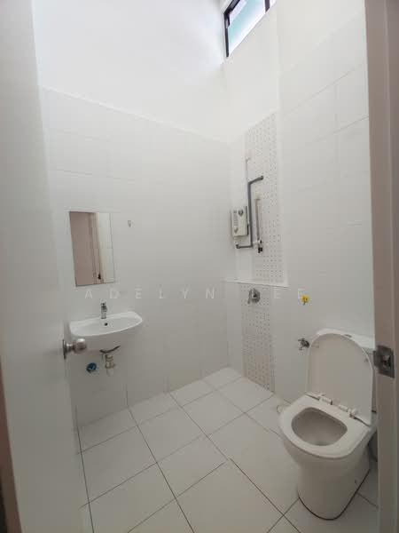 Rumah Teres 2 Tingkat untuk Dijual di Eco Majestic (Semenyih) - Adelyn Lee - Bathroom - PropertyGuru.com.my