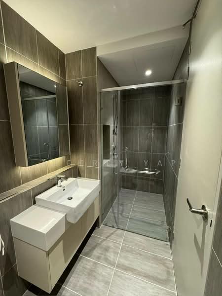 Servis Apartment untuk Disewa di The Pulse Residence - Jeffrey Yap - Bathroom - PropertyGuru.com.my