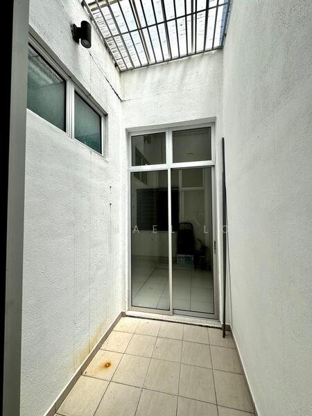 Untuk Dijual - Taman Lapangan Kiara