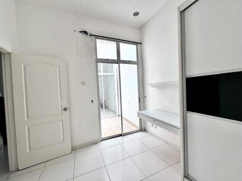 Untuk Dijual - Taman Lapangan Kiara