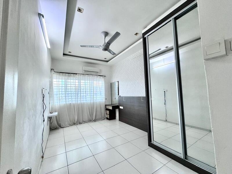 Untuk Dijual - Taman Lapangan Kiara