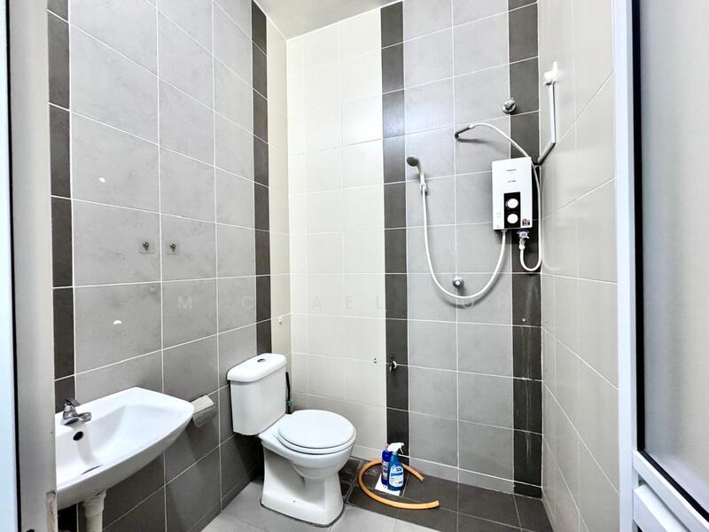 Untuk Dijual - Taman Lapangan Kiara