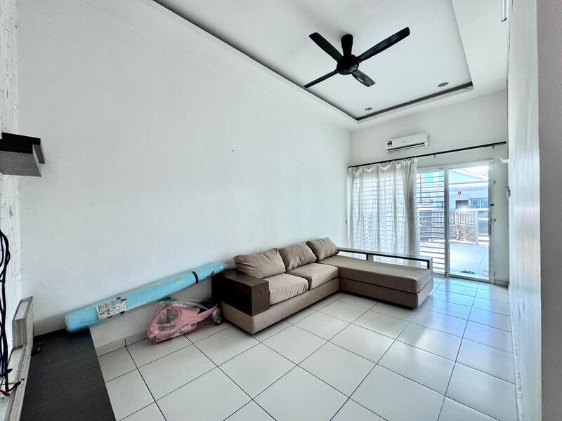 Untuk Dijual - Taman Lapangan Kiara