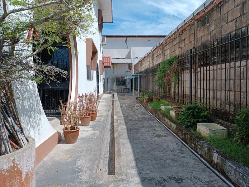 Untuk Dijual - Ulu Tiram