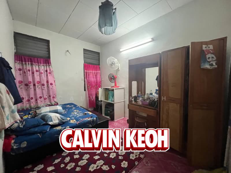 1-storey Terraced House for Sale in Taman Iping (Batu Maung) - Calvin Keoh - Bedroom - PropertyGuru.com.my