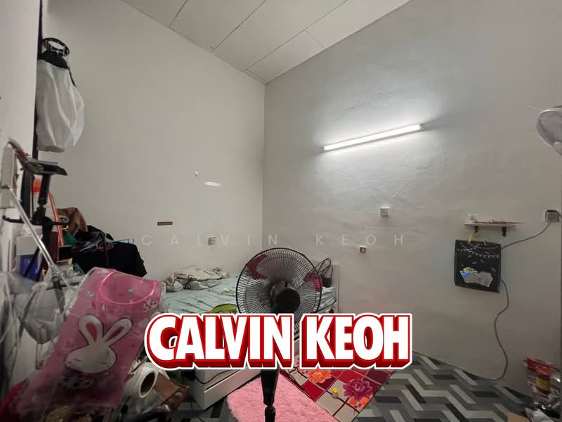 1-storey Terraced House for Sale in Taman Iping (Batu Maung) - Calvin Keoh - Bedroom - PropertyGuru.com.my