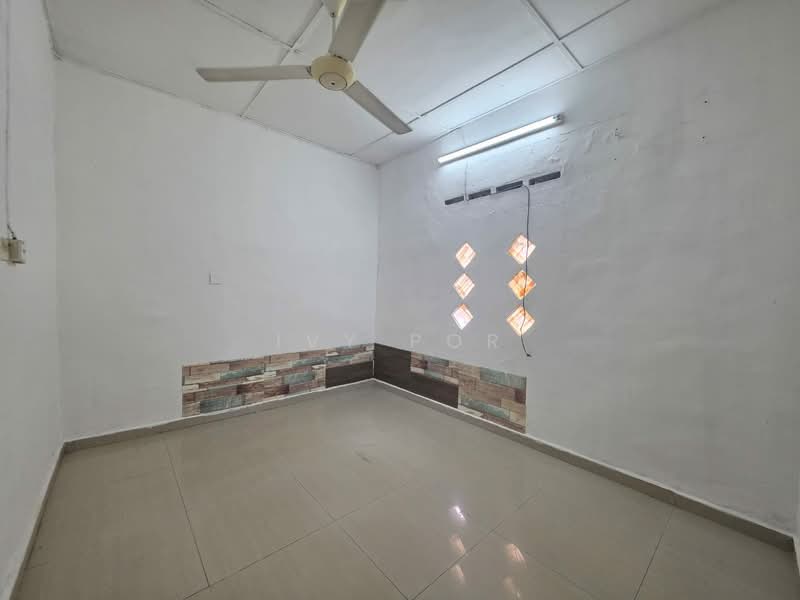 1-storey Terraced House for Sale in Taman Klang Jaya (Klang) - Ivy Por - Interior - PropertyGuru.com.my