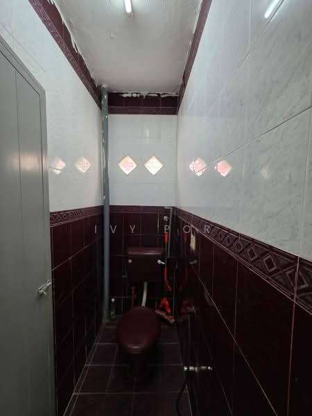 1-storey Terraced House for Sale in Taman Klang Jaya (Klang) - Ivy Por - Bathroom - PropertyGuru.com.my