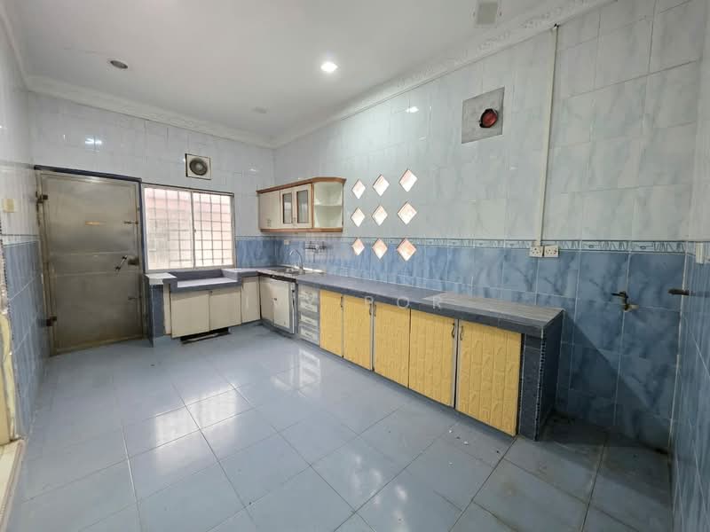 1-storey Terraced House for Sale in Taman Klang Jaya (Klang) - Ivy Por - Kitchen - PropertyGuru.com.my