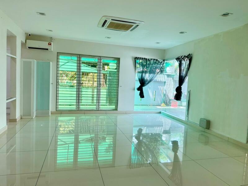Semi-Detached House for Sale in Bandar Bukit Tinggi 2 (Klang) - Teresa Teng - Living Room - PropertyGuru.com.my