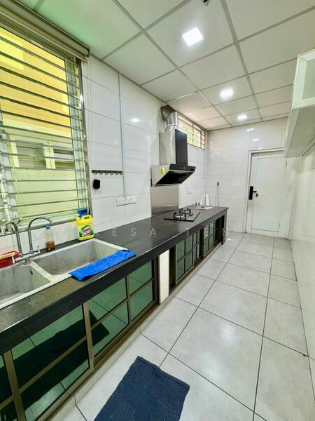 Semi-Detached House for Sale in Bandar Bukit Tinggi 2 (Klang) - Teresa Teng - Kitchen - PropertyGuru.com.my