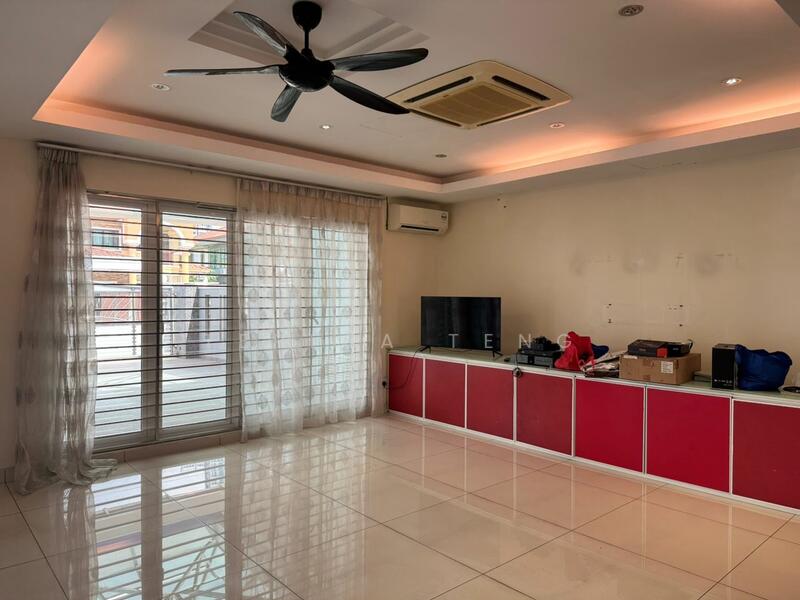 Semi-Detached House for Sale in Bandar Bukit Tinggi 2 (Klang) - Teresa Teng - Living Room - PropertyGuru.com.my
