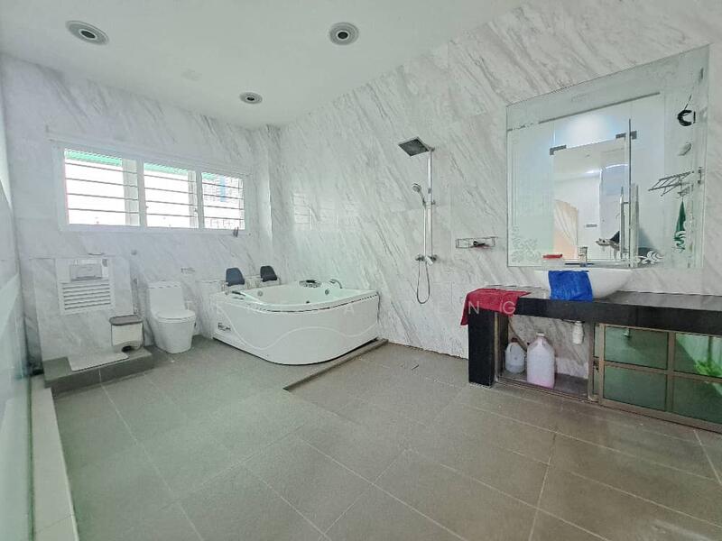 Semi-Detached House for Sale in Bandar Bukit Tinggi 2 (Klang) - Teresa Teng - Bathroom - PropertyGuru.com.my