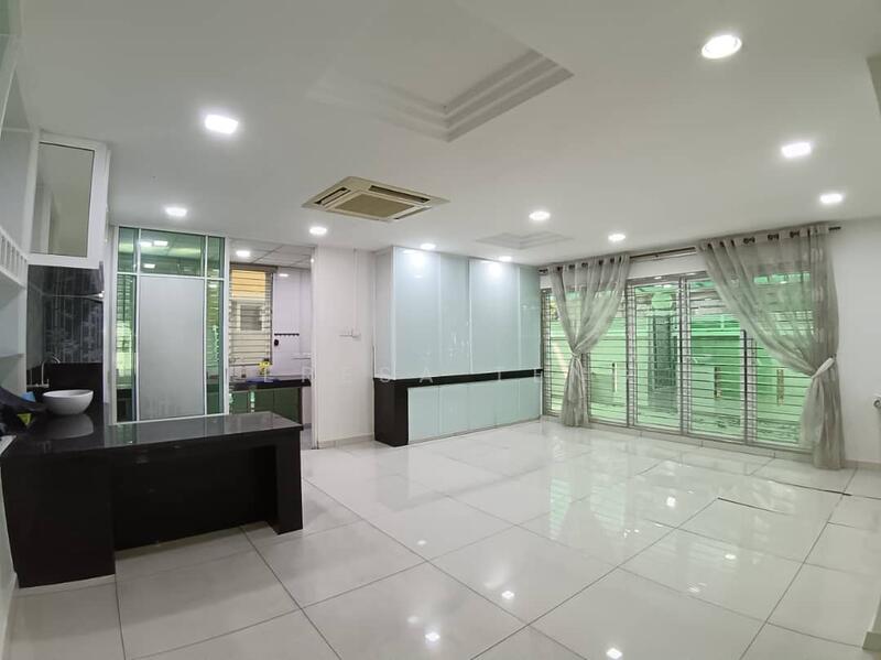 Semi-Detached House for Sale in Bandar Bukit Tinggi 2 (Klang) - Teresa Teng - Living Room - PropertyGuru.com.my