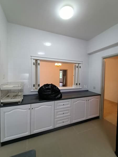 Kondominium untuk Disewa di Bungaraya Condominium - Helen Tan - Kitchen - PropertyGuru.com.my