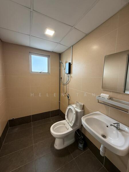 Servis Apartment untuk Disewa di Main Place Residence - Helen Tan - Bathroom - PropertyGuru.com.my