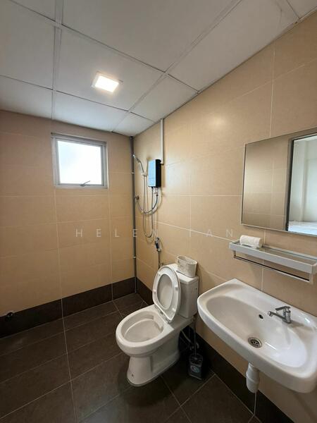 Servis Apartment untuk Disewa di Main Place Residence - Helen Tan - Bathroom - PropertyGuru.com.my