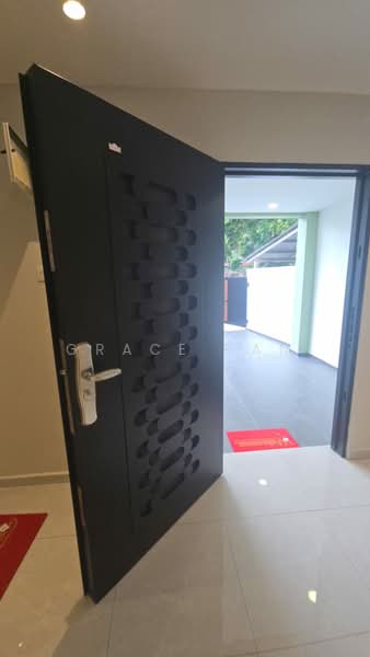 2-storey Terraced House for Sale in Puchong (Selangor) - Grace Tan - Entrance - PropertyGuru.com.my