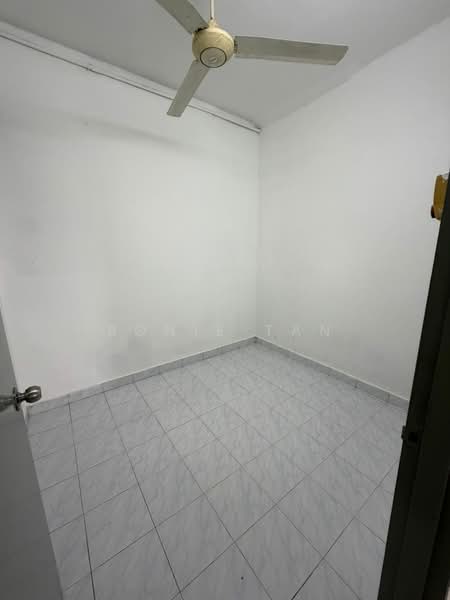 Apartment for Rent at Pangsapuri Lagoon Perdana - Bonie Tan - Interior - PropertyGuru.com.my